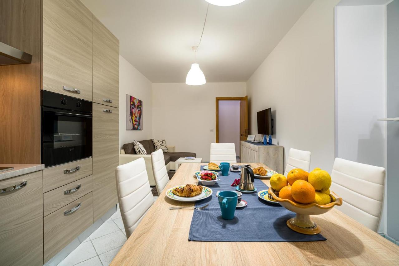 Loft Baia Di Letojanni Lägenhet Exteriör bild