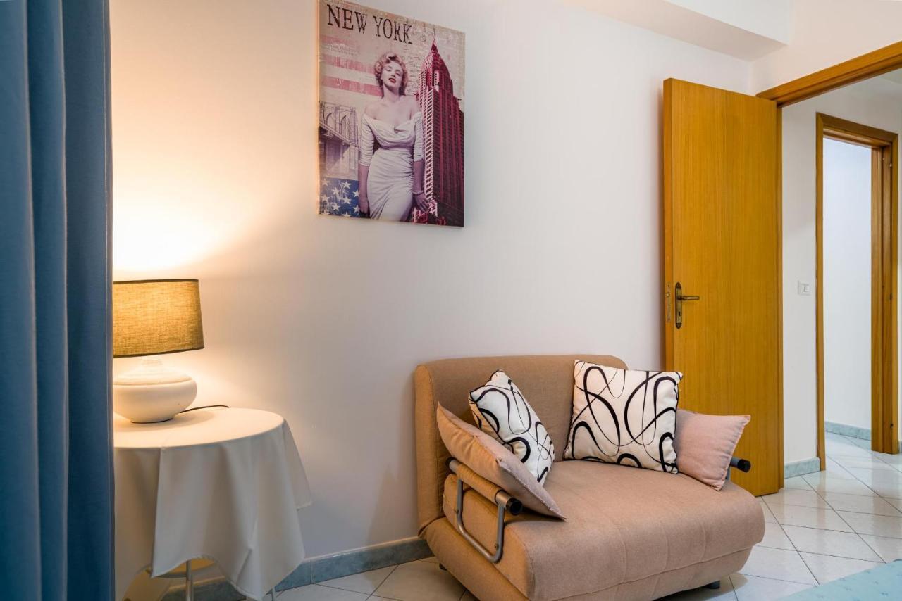 Loft Baia Di Letojanni Lägenhet Exteriör bild