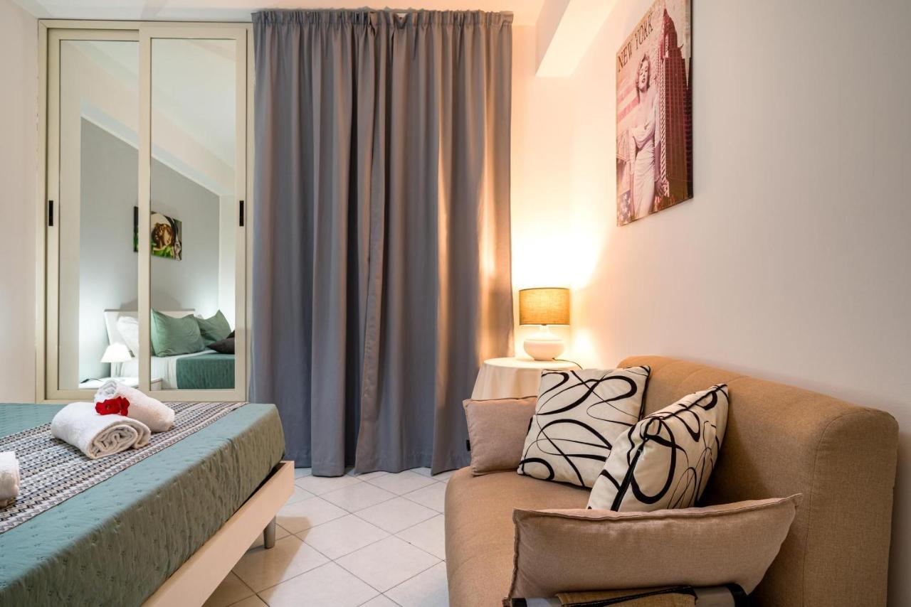 Loft Baia Di Letojanni Lägenhet Exteriör bild