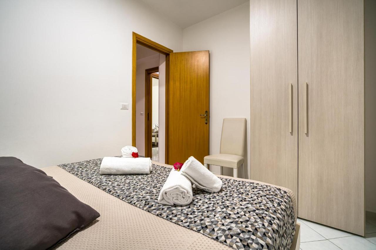 Loft Baia Di Letojanni Lägenhet Exteriör bild